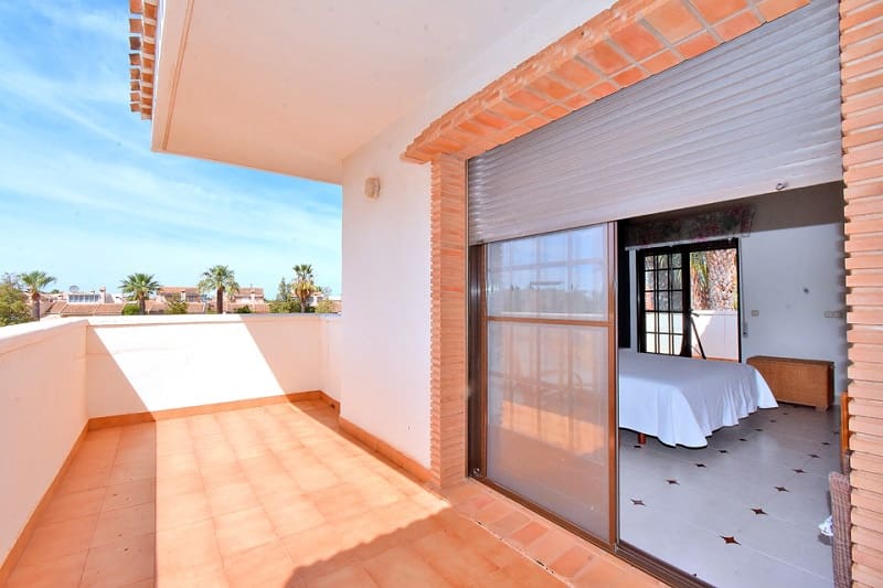 5 quarto Moradia para venda em Los Urrutias com piscina garagem - 799 000 € (Ref: 9576916)