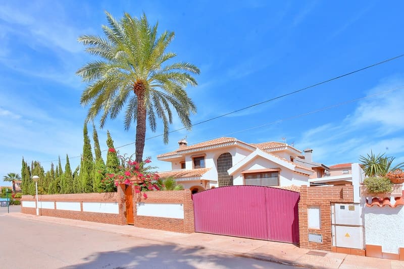 5 quarto Moradia para venda em Los Urrutias com piscina garagem - 799 000 € (Ref: 9576916)