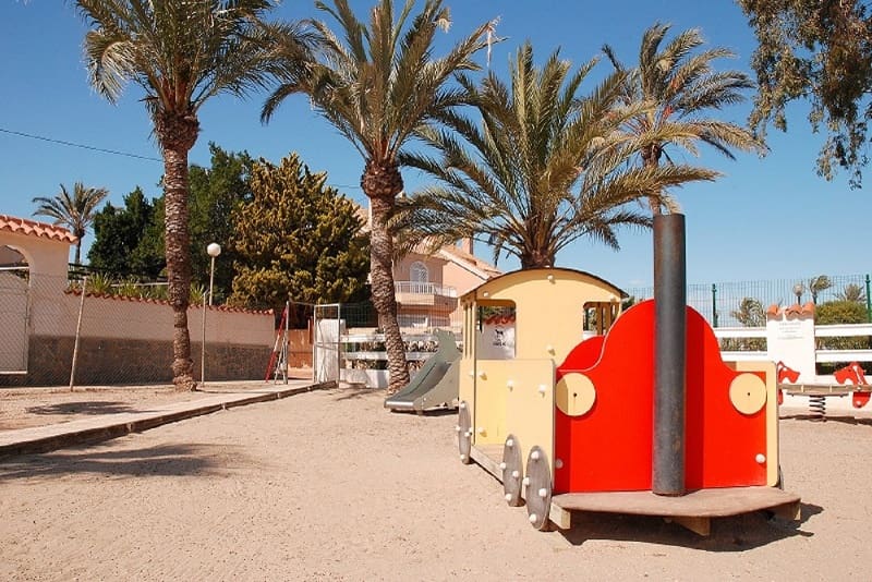 5 quarto Moradia para venda em Los Urrutias com piscina garagem - 799 000 € (Ref: 9576916)