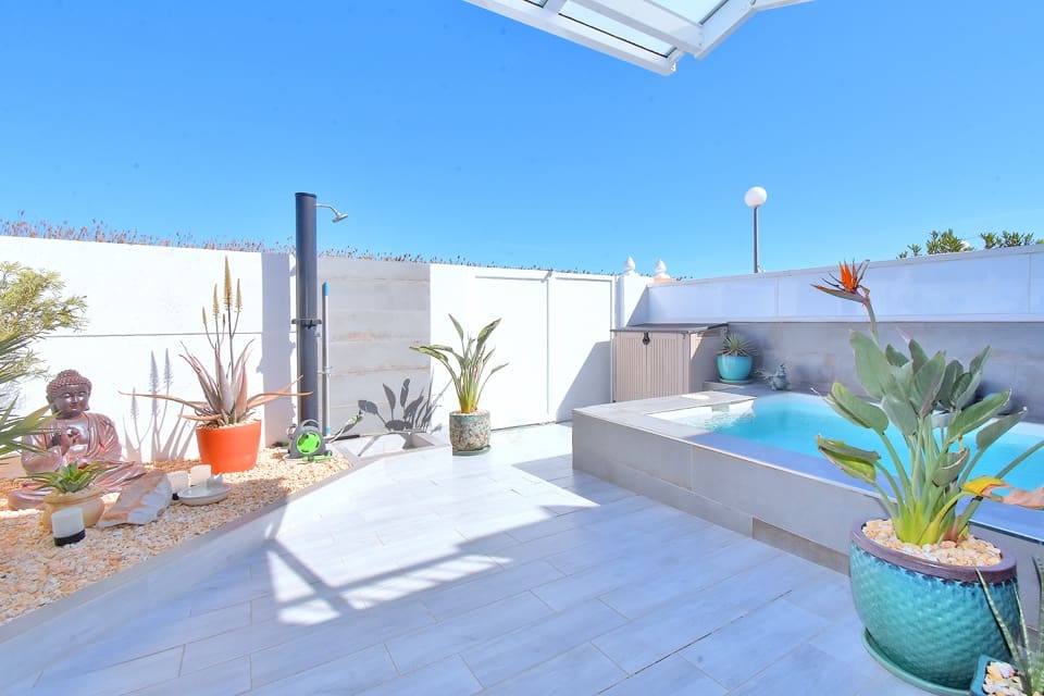 3 bedroom Terraced Villa for sale in Los Urrutias with pool - € 249,000 (Ref: 9777000)