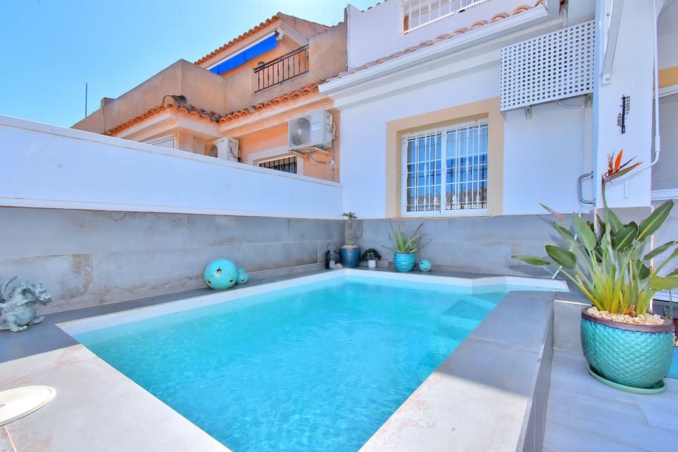 3 bedroom Terraced Villa for sale in Los Urrutias with pool - € 249,000 (Ref: 9777000)
