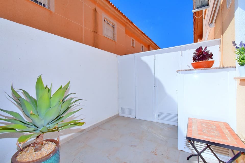 3 bedroom Terraced Villa for sale in Los Urrutias with pool - € 249,000 (Ref: 9777000)