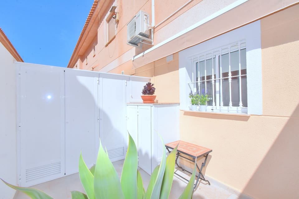 3 bedroom Terraced Villa for sale in Los Urrutias with pool - € 249,000 (Ref: 9777000)