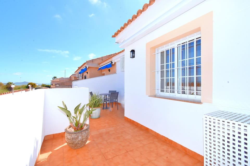 3 bedroom Terraced Villa for sale in Los Urrutias with pool - € 249,000 (Ref: 9777000)