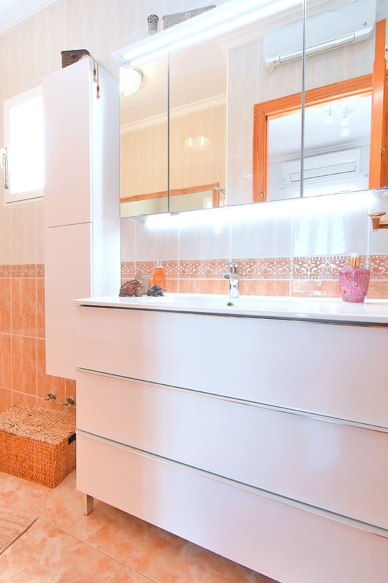 3 bedroom Terraced Villa for sale in Los Urrutias with pool - € 249,000 (Ref: 9777000)