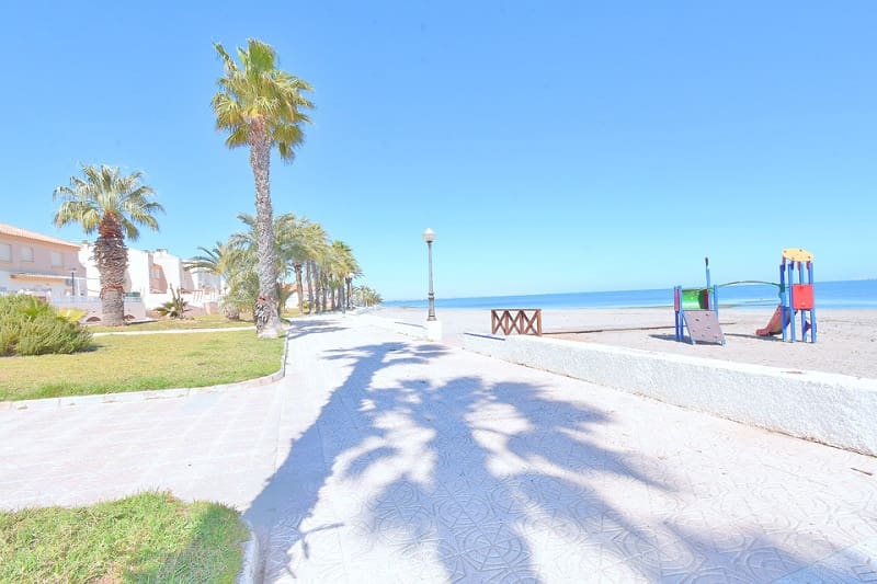 2 soverom Rekkehus til salgs i Los Urrutias med garasje - € 149 000 (Ref: 9777208)