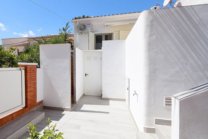 1 soverom Bungalow til salgs i Los Urrutias med svømmebasseng - € 590 (Ref: 9799920)