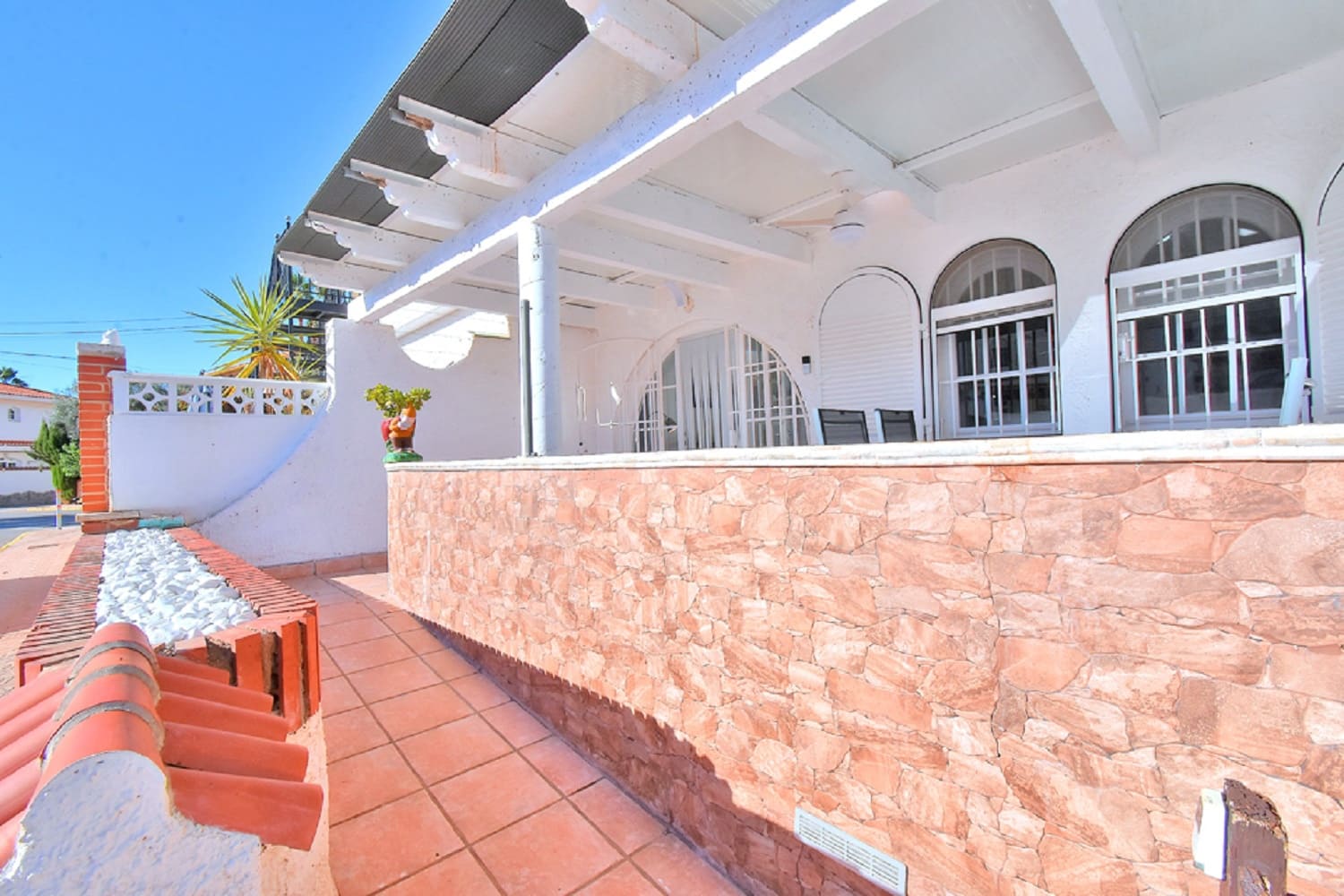 2 bedroom Bungalow for holiday rental in Los Urrutias with pool - € 520 (Ref: 9800096)