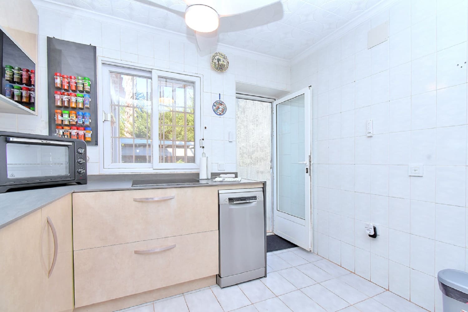 2 bedroom Bungalow for holiday rental in Los Urrutias with pool - € 520 (Ref: 9800096)