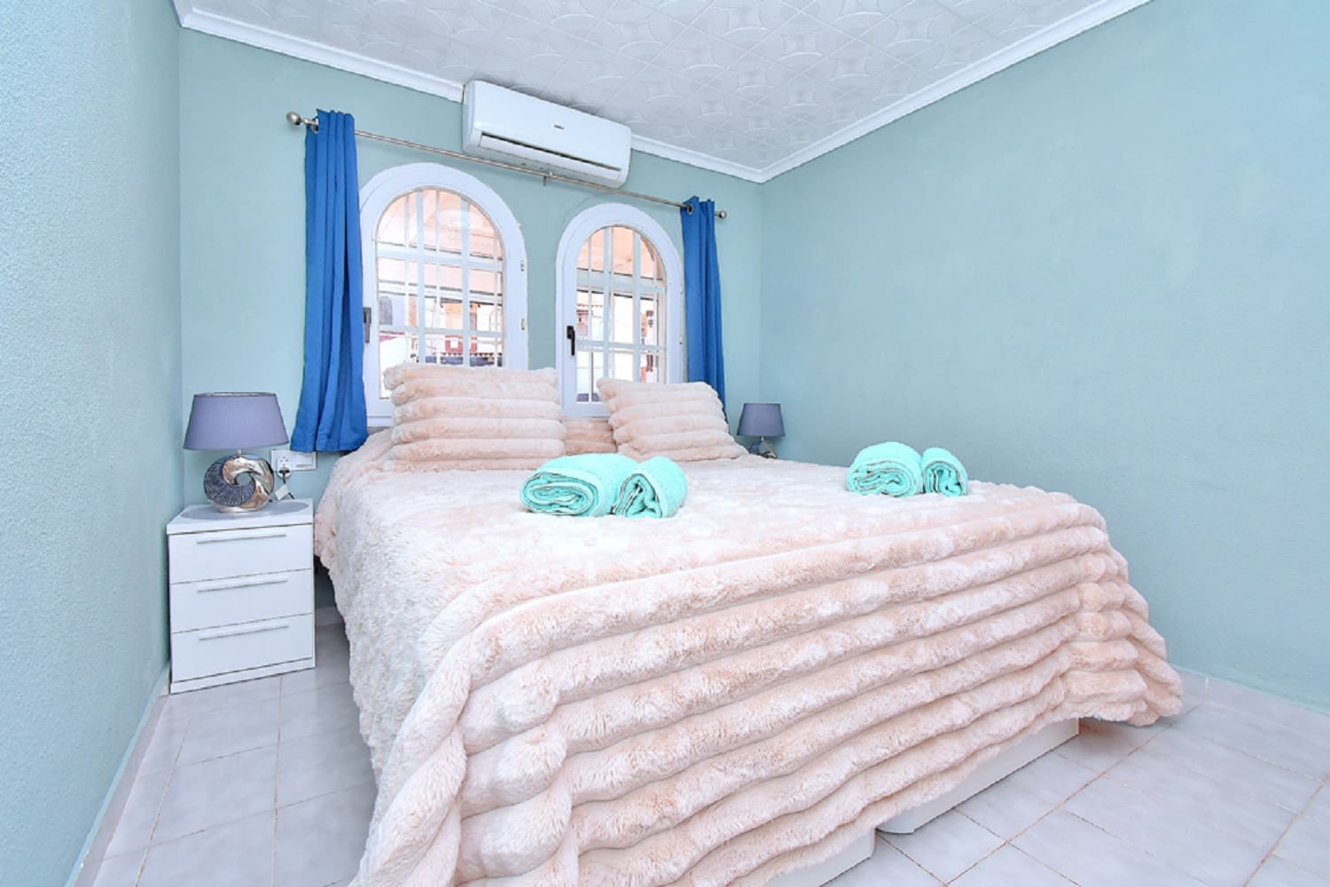 2 bedroom Bungalow for holiday rental in Los Urrutias with pool - € 520 (Ref: 9800096)