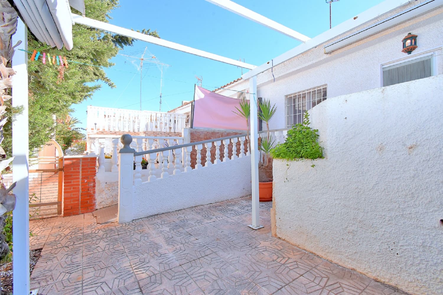 2 bedroom Bungalow for holiday rental in Los Urrutias with pool - € 520 (Ref: 9800096)