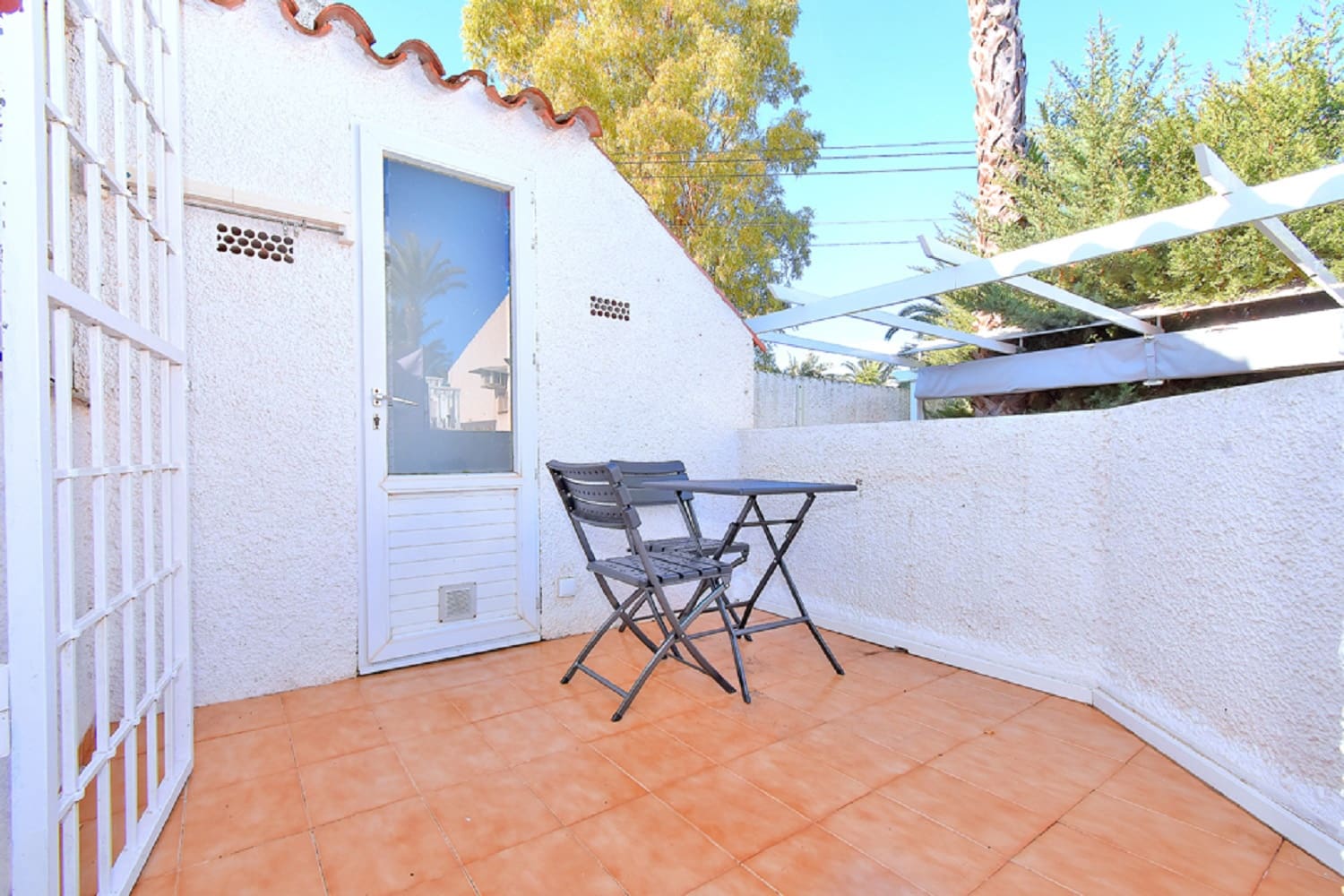 2 bedroom Bungalow for holiday rental in Los Urrutias with pool - € 520 (Ref: 9800096)