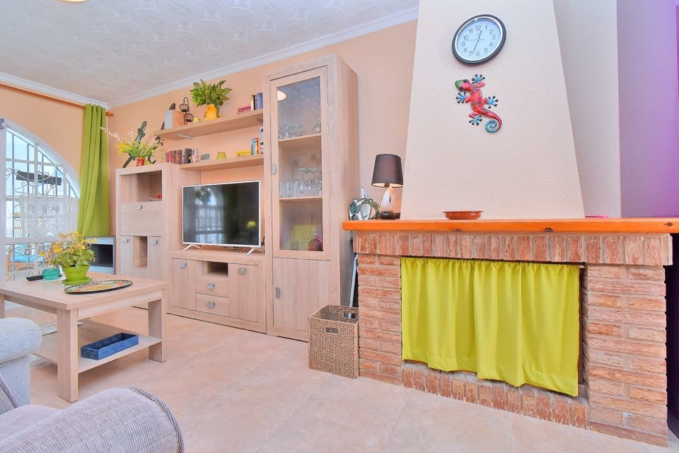 2 bedroom Bungalow for holiday rental in Los Urrutias with pool - € 520 (Ref: 9800100)