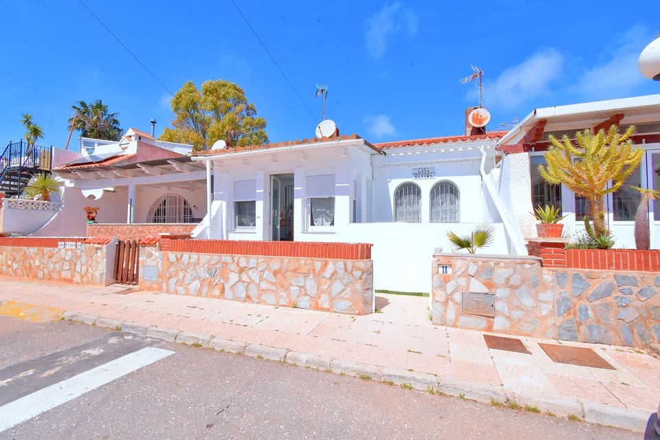 2 bedroom Bungalow for holiday rental in Los Urrutias with pool - € 520 (Ref: 9800100)