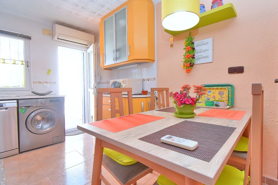 2 bedroom Bungalow for holiday rental in Los Urrutias with pool - € 520 (Ref: 9800100)