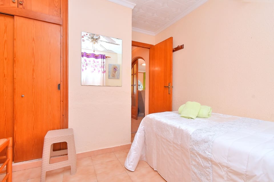 2 bedroom Bungalow for holiday rental in Los Urrutias with pool - € 520 (Ref: 9800100)