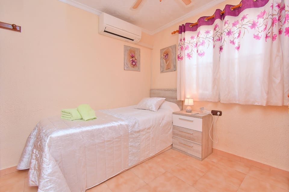 2 bedroom Bungalow for holiday rental in Los Urrutias with pool - € 520 (Ref: 9800100)