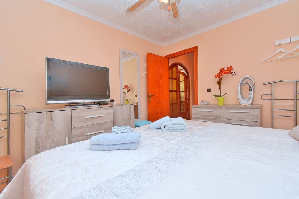 2 bedroom Bungalow for holiday rental in Los Urrutias with pool - € 520 (Ref: 9800100)