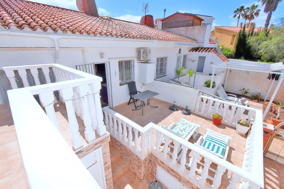 2 bedroom Bungalow for holiday rental in Los Urrutias with pool - € 520 (Ref: 9800100)