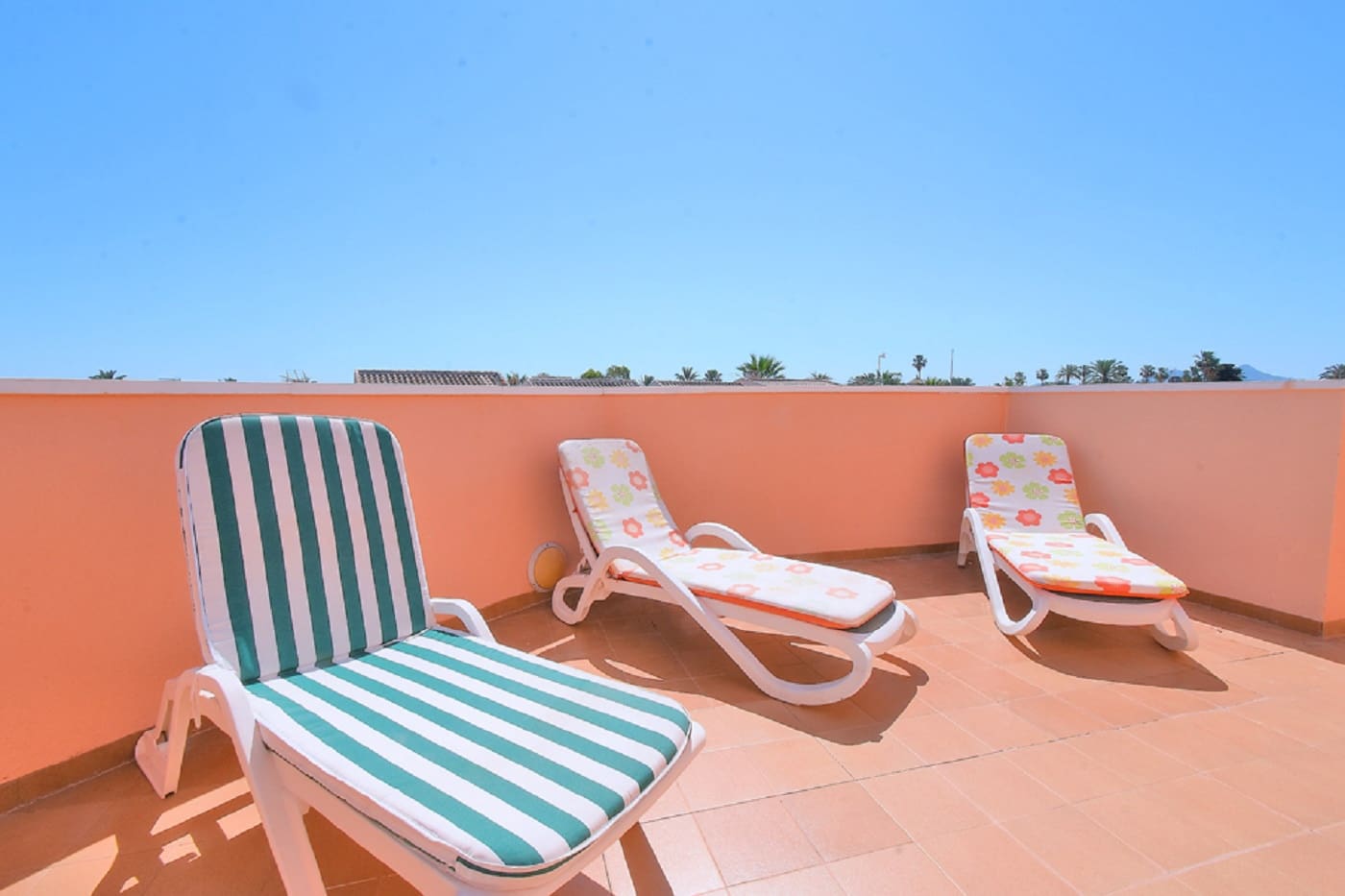 2 soverom Leilighet til salgs i Los Urrutias med svømmebasseng garasje - € 590 (Ref: 9800201)