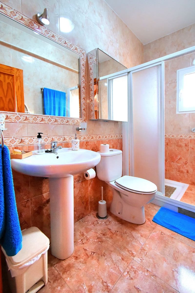 2 soverom Leilighet til salgs i Los Urrutias med svømmebasseng garasje - € 590 (Ref: 9800201)