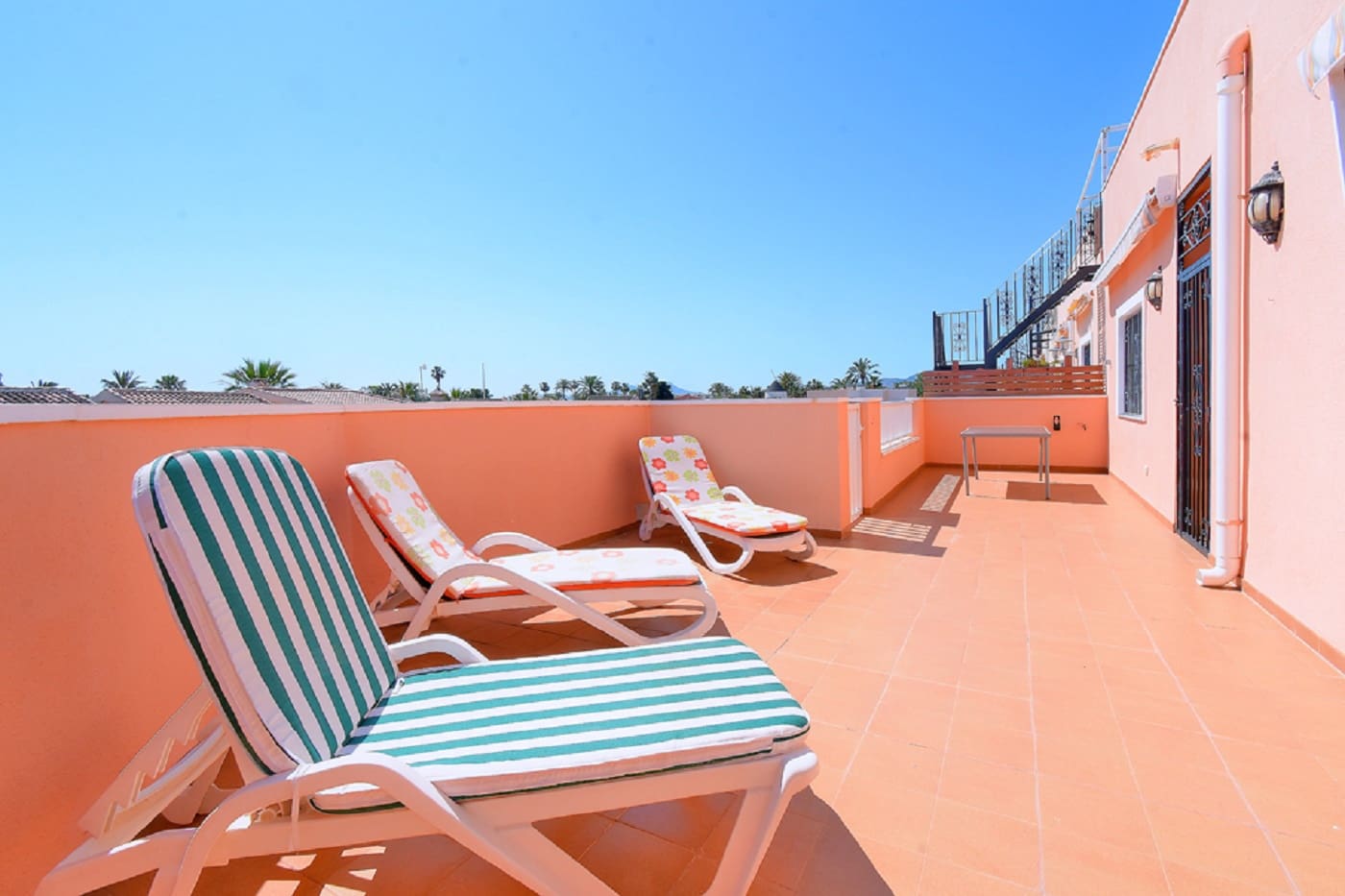 2 soverom Leilighet til salgs i Los Urrutias med svømmebasseng garasje - € 590 (Ref: 9800201)