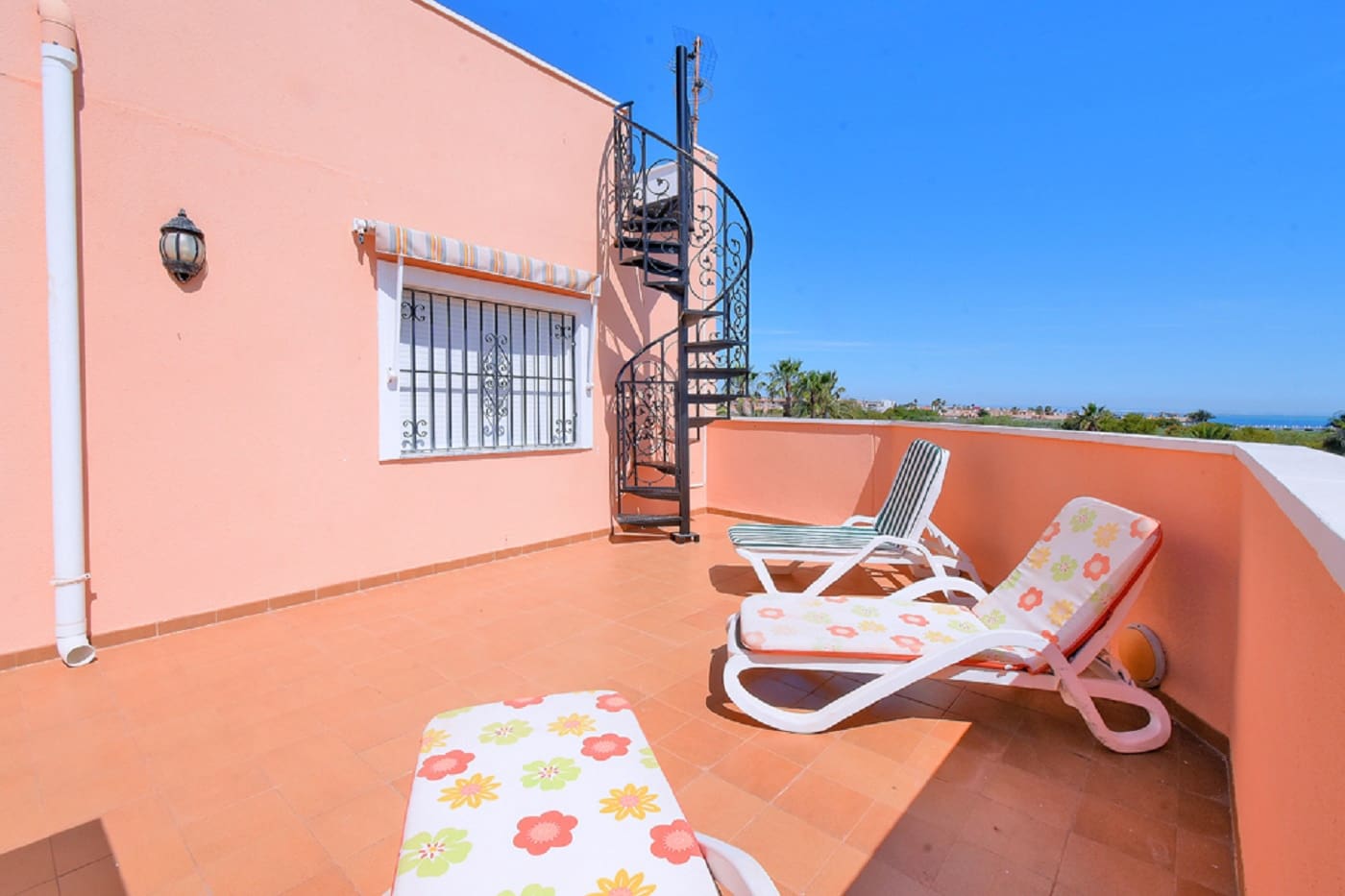 2 soverom Leilighet til salgs i Los Urrutias med svømmebasseng garasje - € 590 (Ref: 9800201)