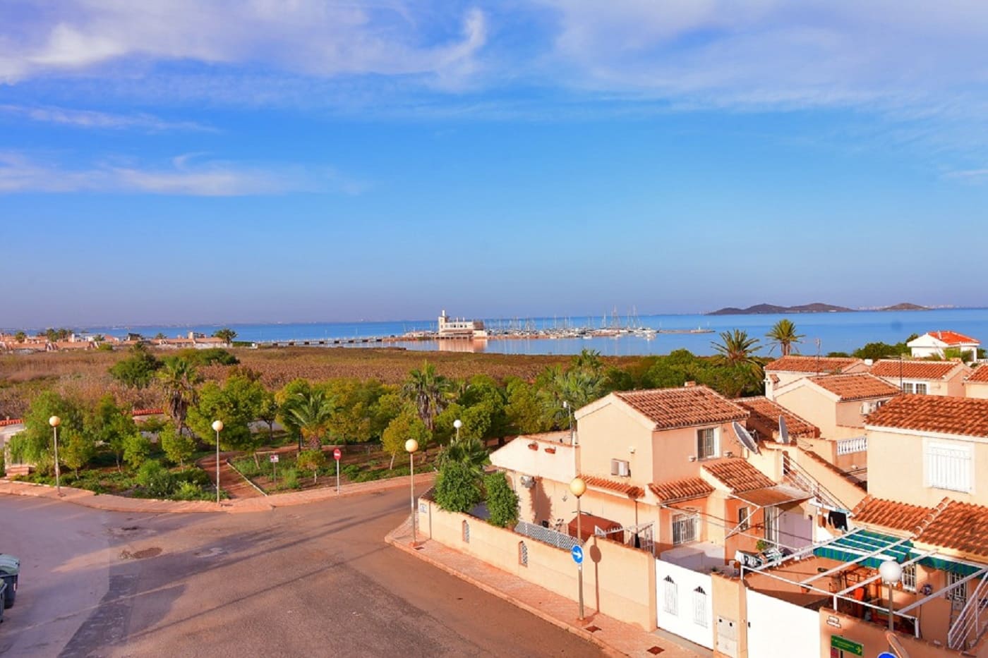 2 soverom Leilighet til salgs i Los Urrutias med svømmebasseng garasje - € 590 (Ref: 9800201)