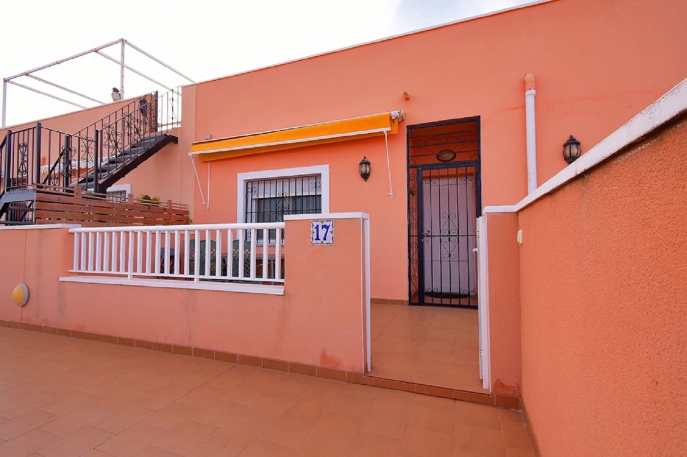 2 soverom Leilighet til salgs i Los Urrutias med svømmebasseng garasje - € 590 (Ref: 9800201)