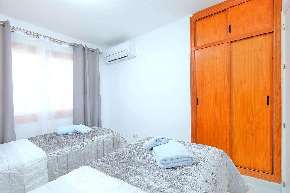 2 Zimmer Ferienapartment in Los Urrutias mit Pool Garage - 520 € (Ref: 9800203)