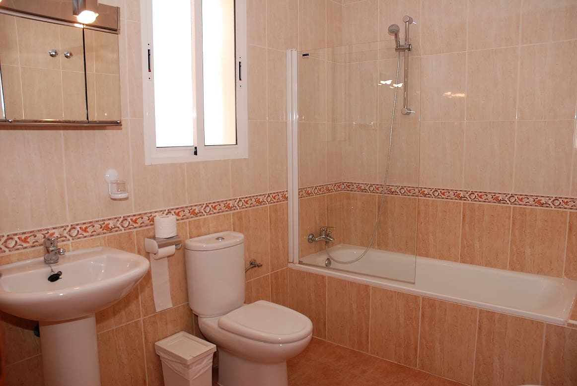 4 makuuhuone Omakotitalo lomavuokrausta paikassa Los Urrutias mukana uima-altaan 
autotalli - 1 270 € (Ref: 9800207)