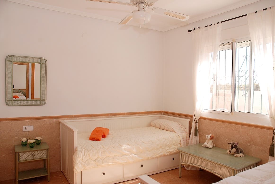 4 makuuhuone Omakotitalo lomavuokrausta paikassa Los Urrutias mukana uima-altaan 
autotalli - 1 270 € (Ref: 9800207)