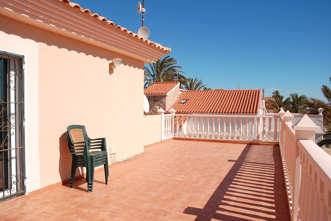 4 makuuhuone Omakotitalo lomavuokrausta paikassa Los Urrutias mukana uima-altaan 
autotalli - 1 270 € (Ref: 9800207)