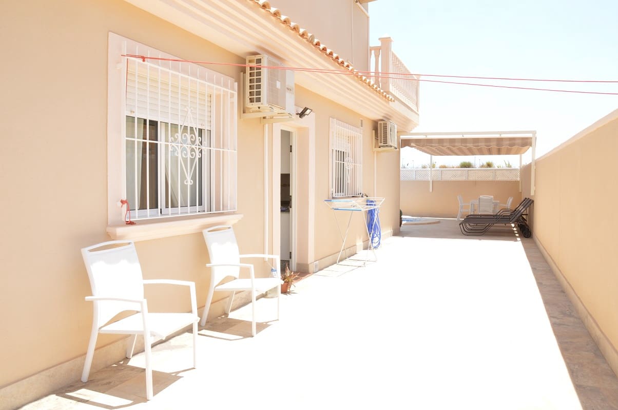 4 makuuhuone Omakotitalo lomavuokrausta paikassa Los Urrutias mukana uima-altaan 
autotalli - 1 270 € (Ref: 9800207)