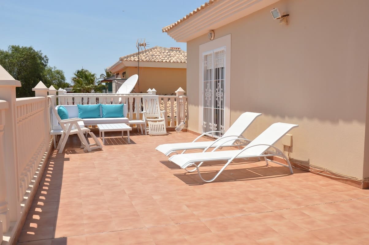 4 makuuhuone Omakotitalo lomavuokrausta paikassa Los Urrutias mukana uima-altaan 
autotalli - 1 270 € (Ref: 9800207)