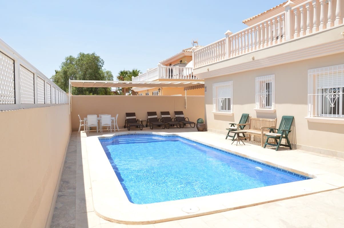 4 makuuhuone Omakotitalo lomavuokrausta paikassa Los Urrutias mukana uima-altaan 
autotalli - 1 270 € (Ref: 9800207)