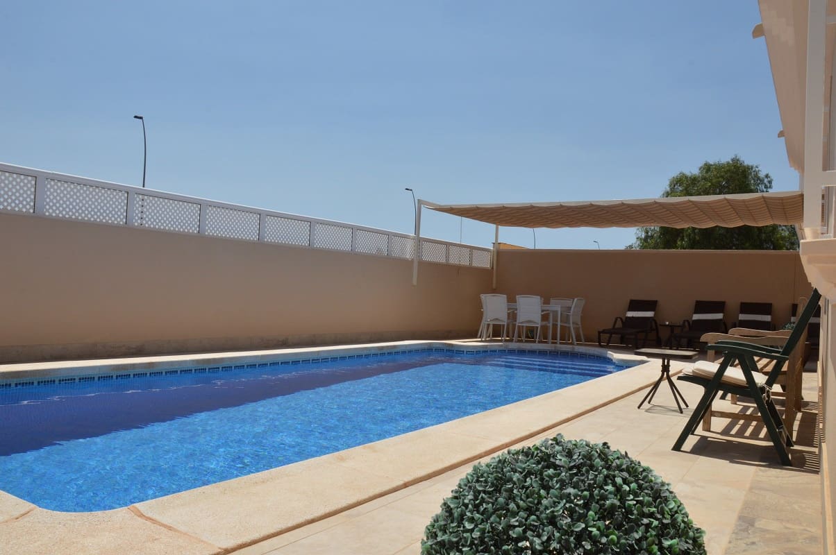 4 makuuhuone Omakotitalo lomavuokrausta paikassa Los Urrutias mukana uima-altaan 
autotalli - 1 270 € (Ref: 9800207)