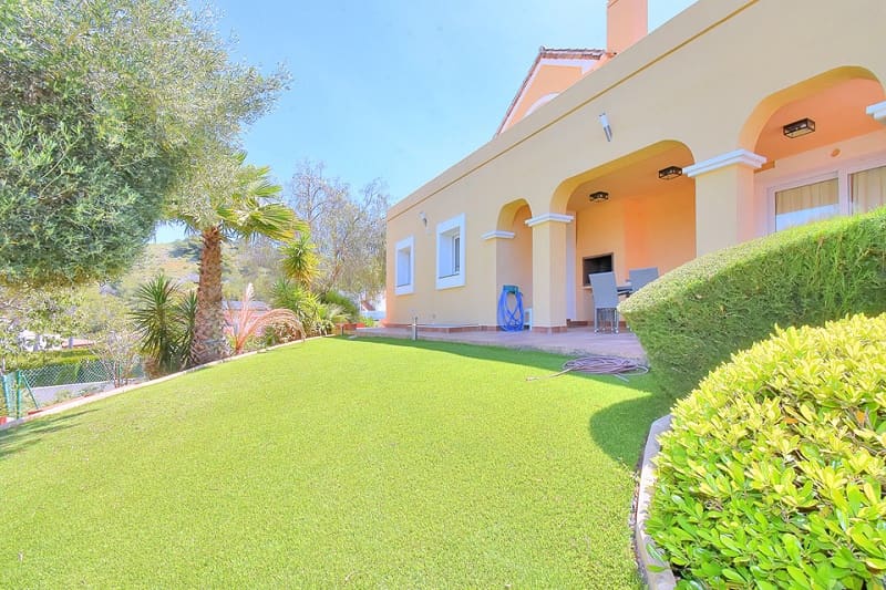 3 makuuhuone Huvila lomavuokrausta paikassa La Manga Club mukana uima-altaan 
autotalli - 1 320 € (Ref: 9800271)