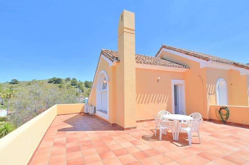 3 makuuhuone Huvila lomavuokrausta paikassa La Manga Club mukana uima-altaan 
autotalli - 1 320 € (Ref: 9800271)