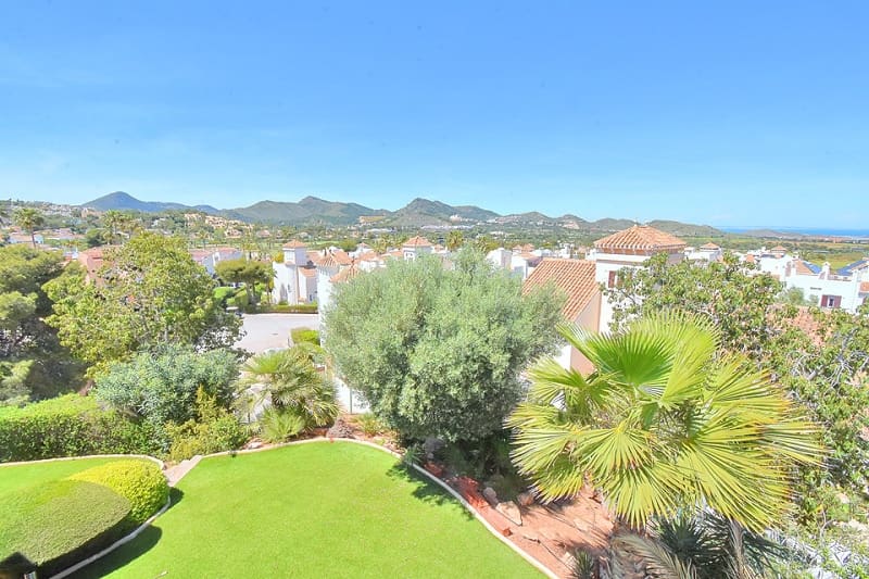 3 makuuhuone Huvila lomavuokrausta paikassa La Manga Club mukana uima-altaan 
autotalli - 1 320 € (Ref: 9800271)