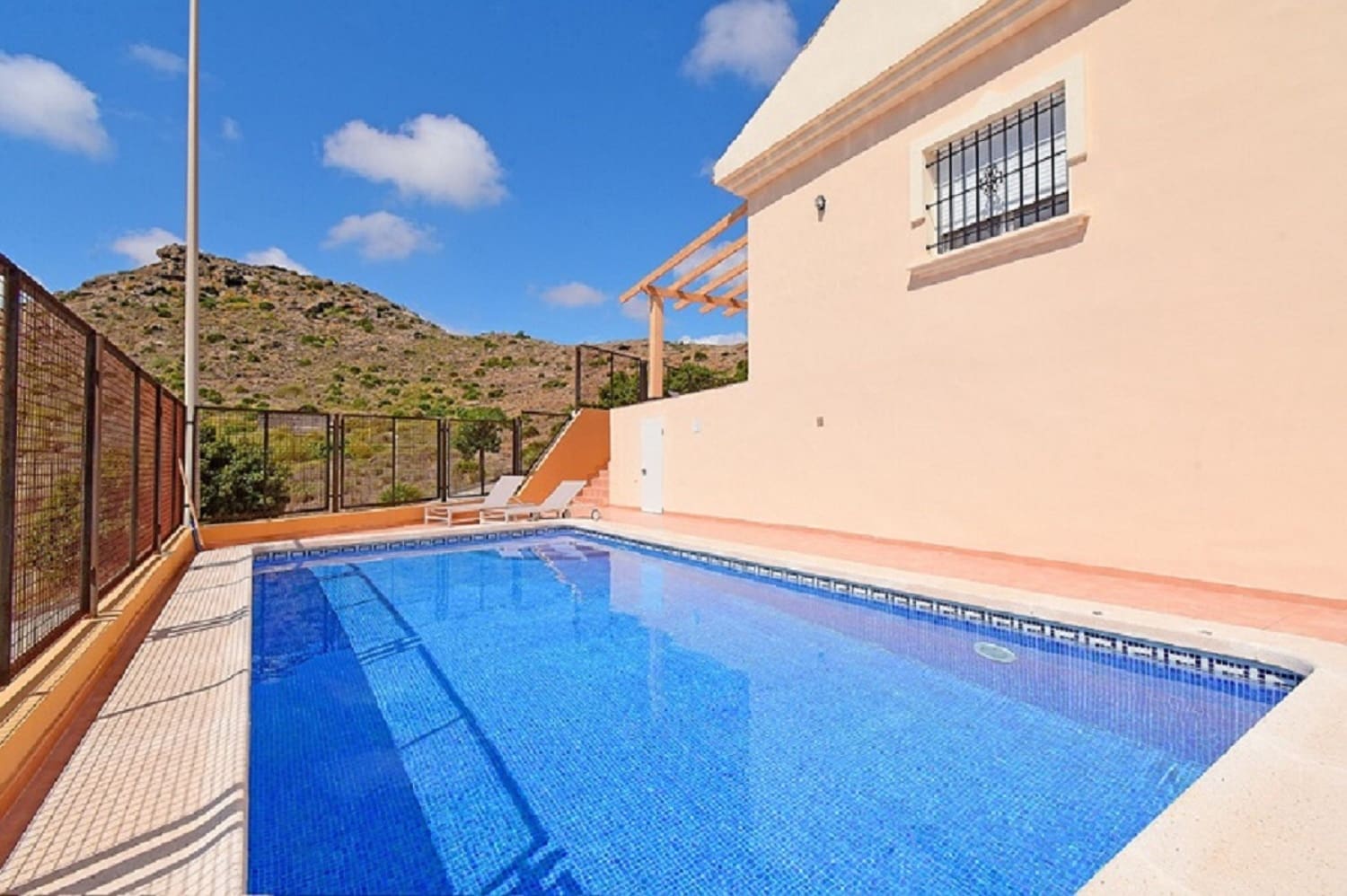 3 makuuhuone Huvila lomavuokrausta paikassa Los Urrutias mukana uima-altaan 
autotalli - 1 270 € (Ref: 9800272)