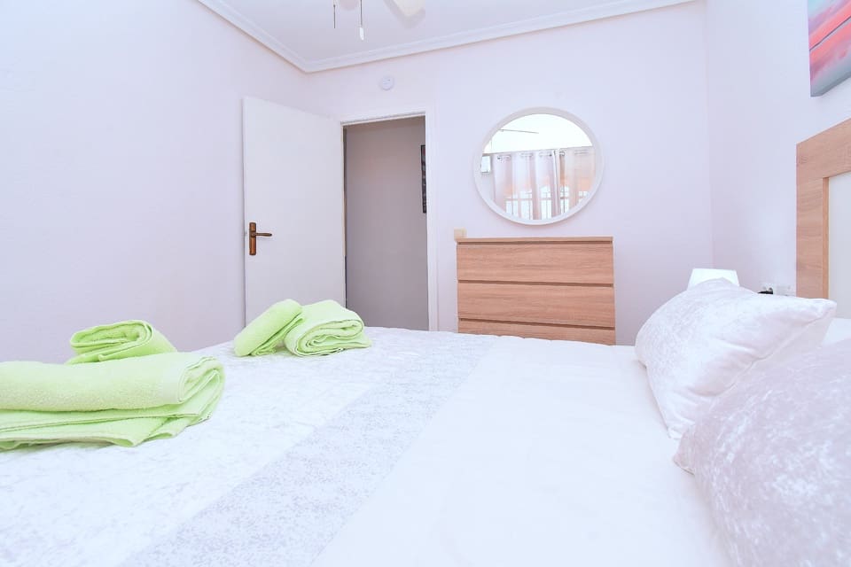 Appartement de 3 chambres de location de vacances à Los Urrutias avec piscine - 610 € (Ref: 9800273)