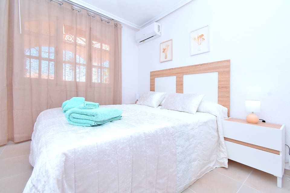 Appartement de 3 chambres de location de vacances à Los Urrutias avec piscine - 610 € (Ref: 9800273)