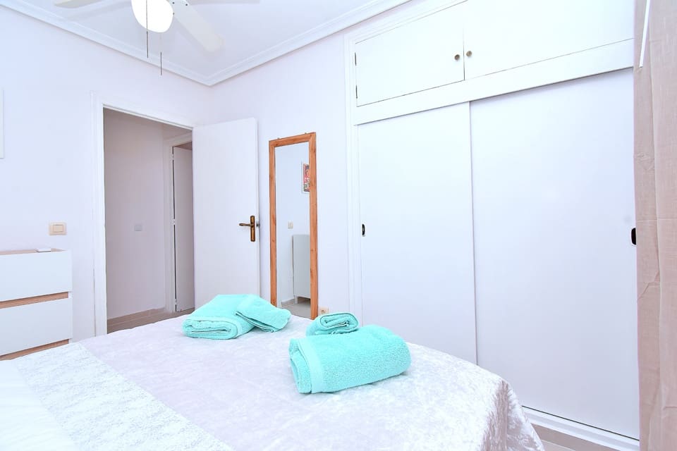 Appartement de 3 chambres de location de vacances à Los Urrutias avec piscine - 610 € (Ref: 9800273)