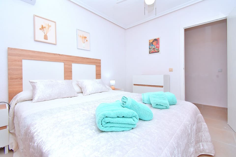 Appartement de 3 chambres de location de vacances à Los Urrutias avec piscine - 610 € (Ref: 9800273)