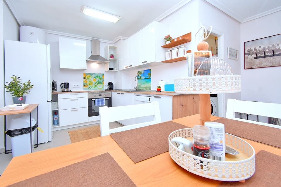 Appartement de 3 chambres de location de vacances à Los Urrutias avec piscine - 610 € (Ref: 9800273)