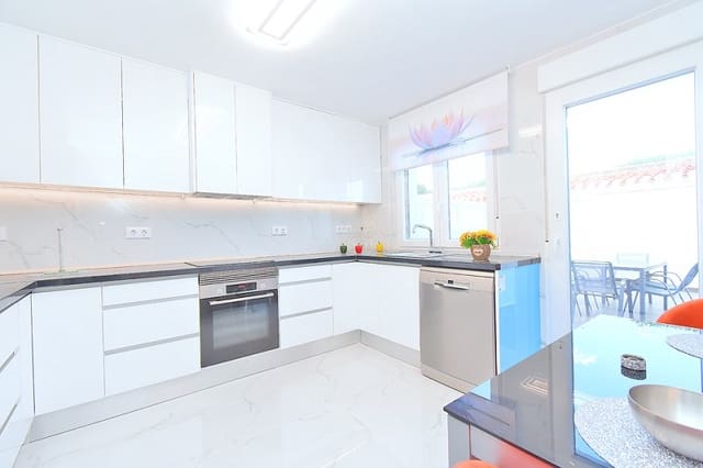 2 soverom Rekkehus til salgs i Los Urrutias, Cartagena med svømmebasseng - € 220 000 (Ref: 9834722)