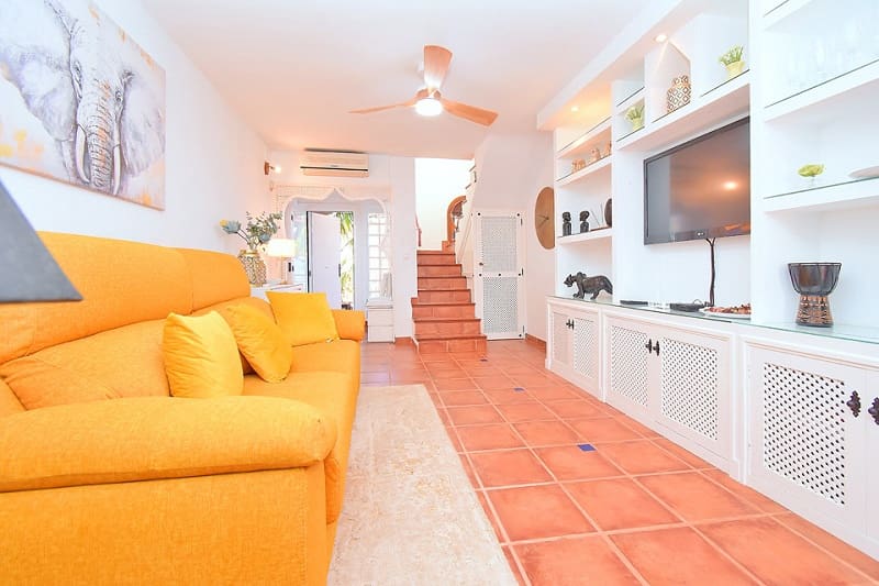 2 bedroom Terraced Villa for holiday rental in Los Urrutias with pool - € 420 (Ref: 9872479)