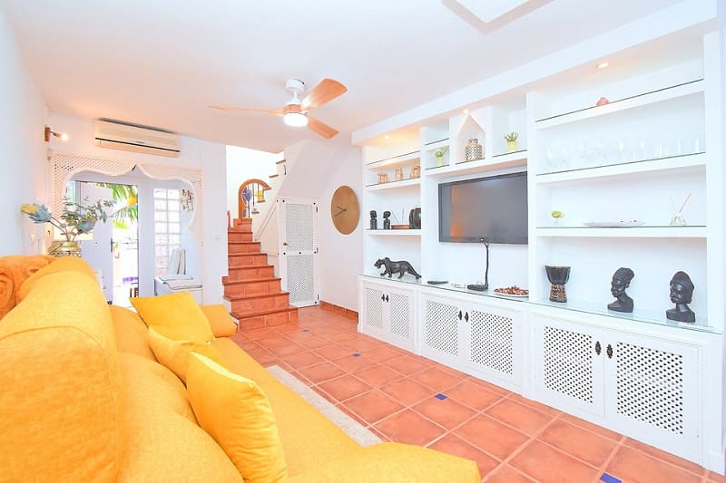 2 bedroom Terraced Villa for holiday rental in Los Urrutias with pool - € 420 (Ref: 9872479)