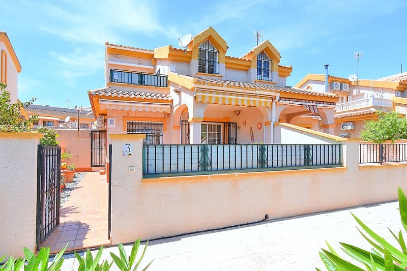3 bedroom Terraced Villa for holiday rental in Los Urrutias with pool - € 490 (Ref: 9872494)